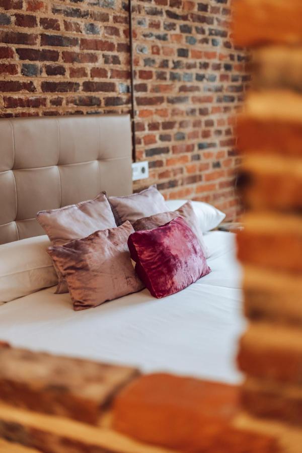 Albany Ancha Hotel Леон Екстериор снимка Silk cushions